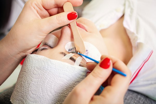 Tout ce qu'il faut savoir sur la pose cils à cils
